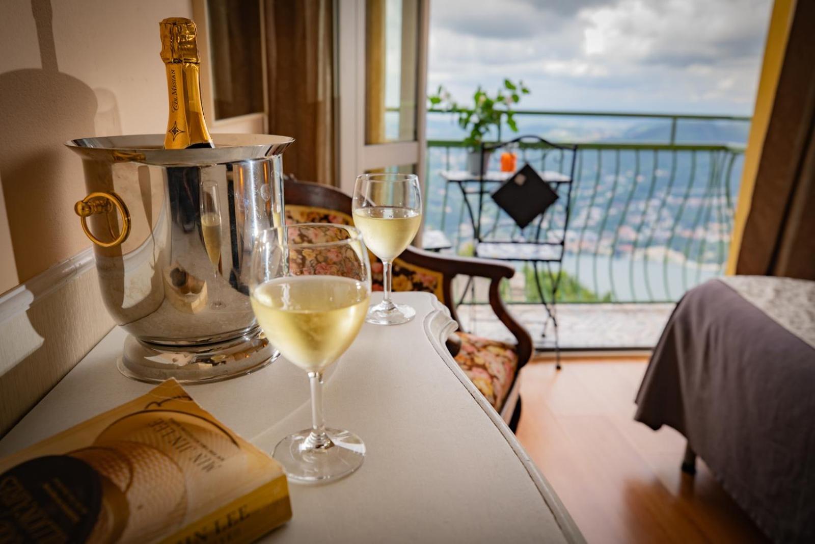Hotel Vista Lago Brunate Εξωτερικό φωτογραφία